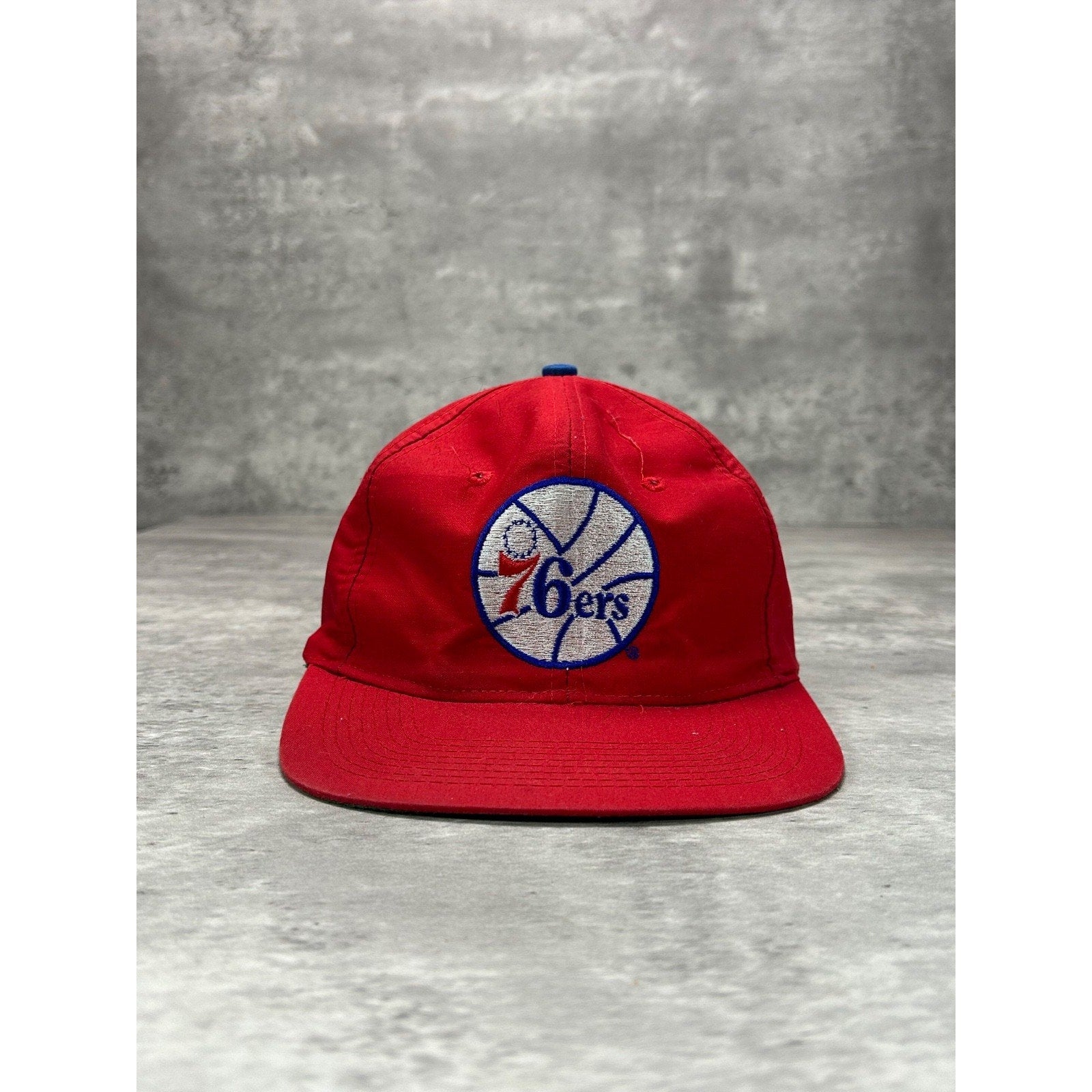 Vintage 90s Philadelphia 76ers NBA Embroidered Logo Basketball Snapback Hat OSFA