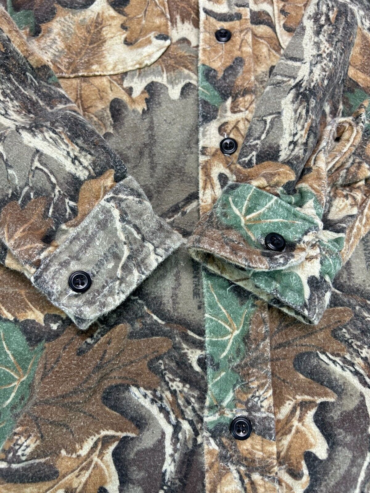 Vintage 90s Gander Mountain Advantage Camo Hunting Button Up Shirt Size Medium