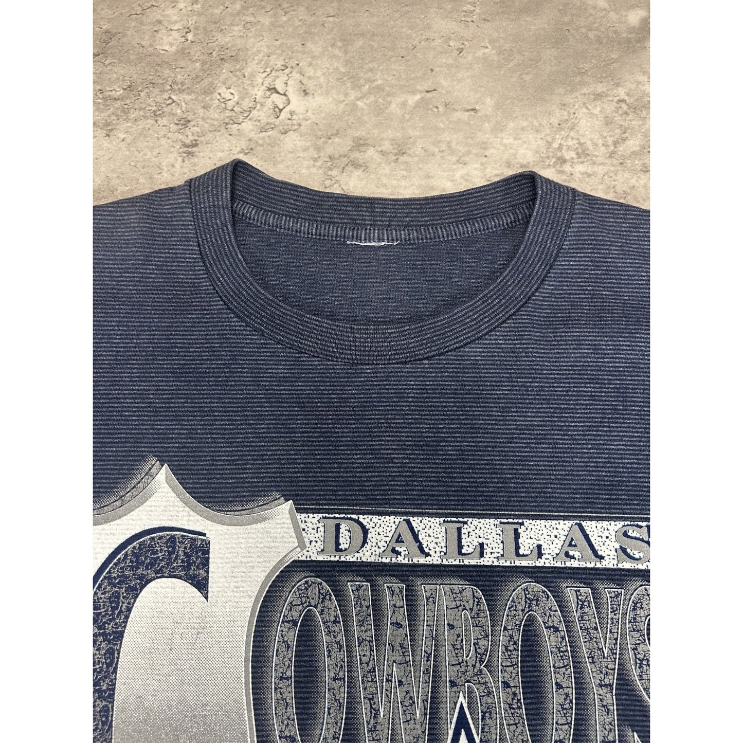 Vintage 1993 Dallas Cowboys NFL Graphic Spellout Football T-Shirt Size Large