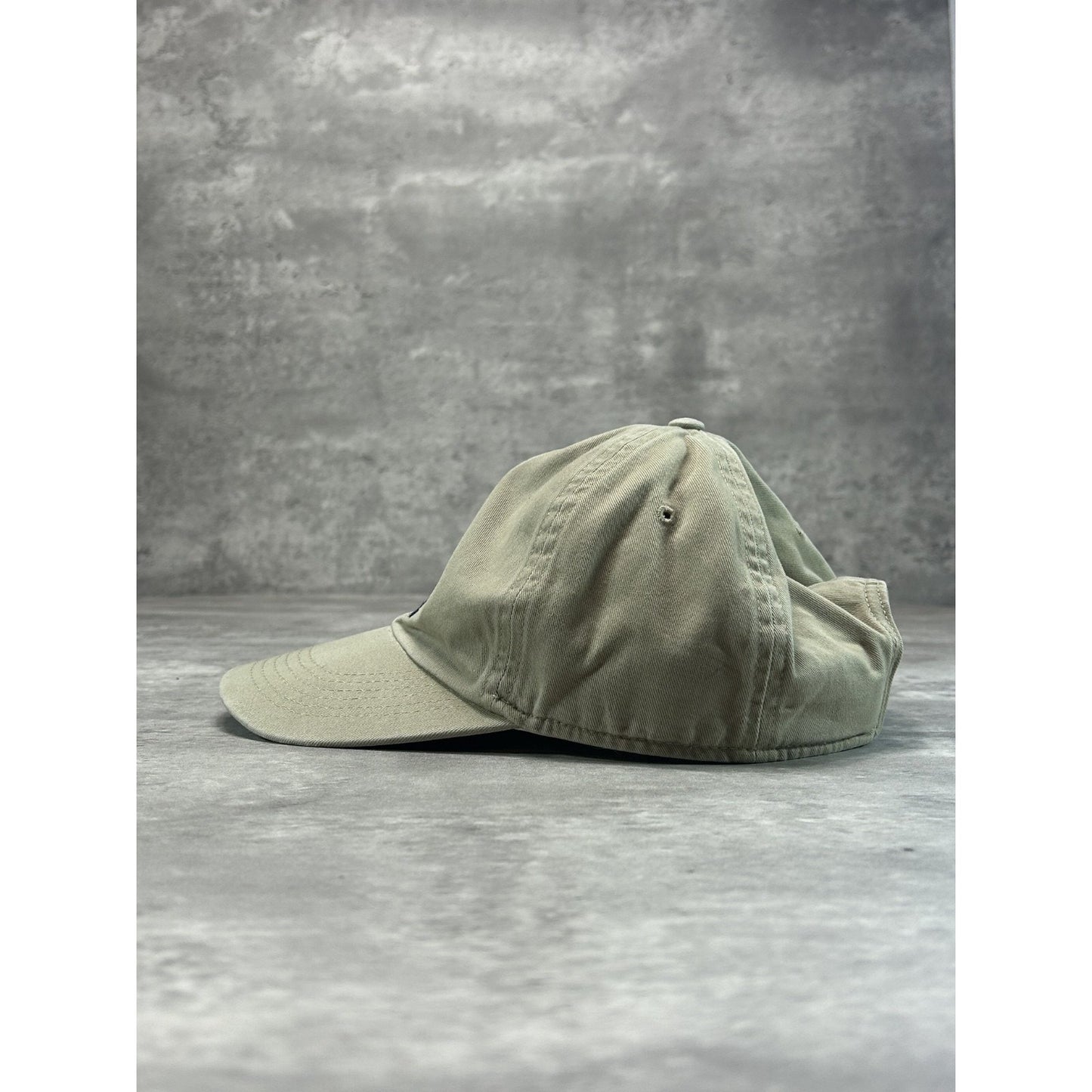 Vintage Gap Embroidered Arc Spellout Strapback Hat OSFA Beige