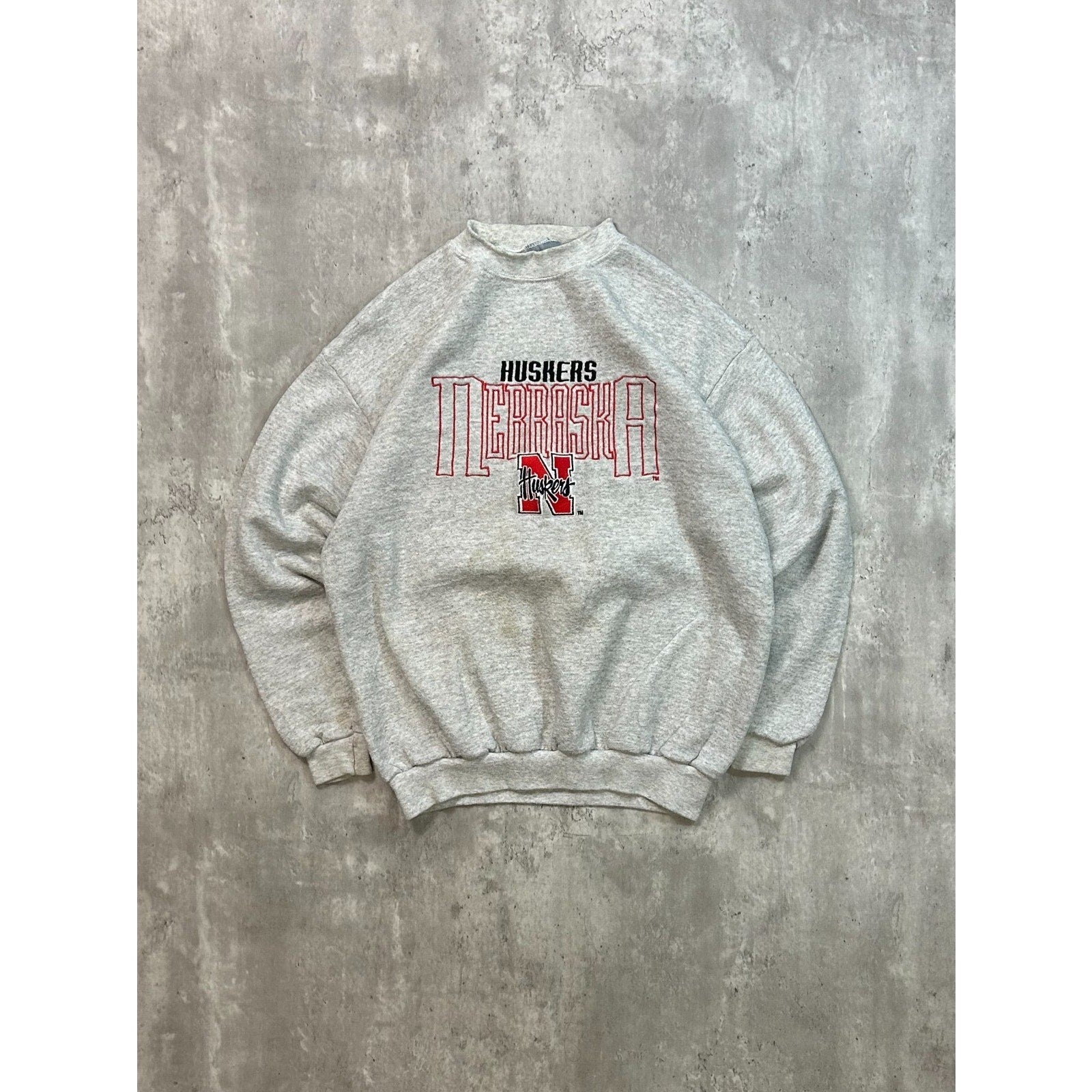 Vintage 90s Nebraska Cornhuskers NCAA Embroidered Spellout Sweatshirt Sz Medium