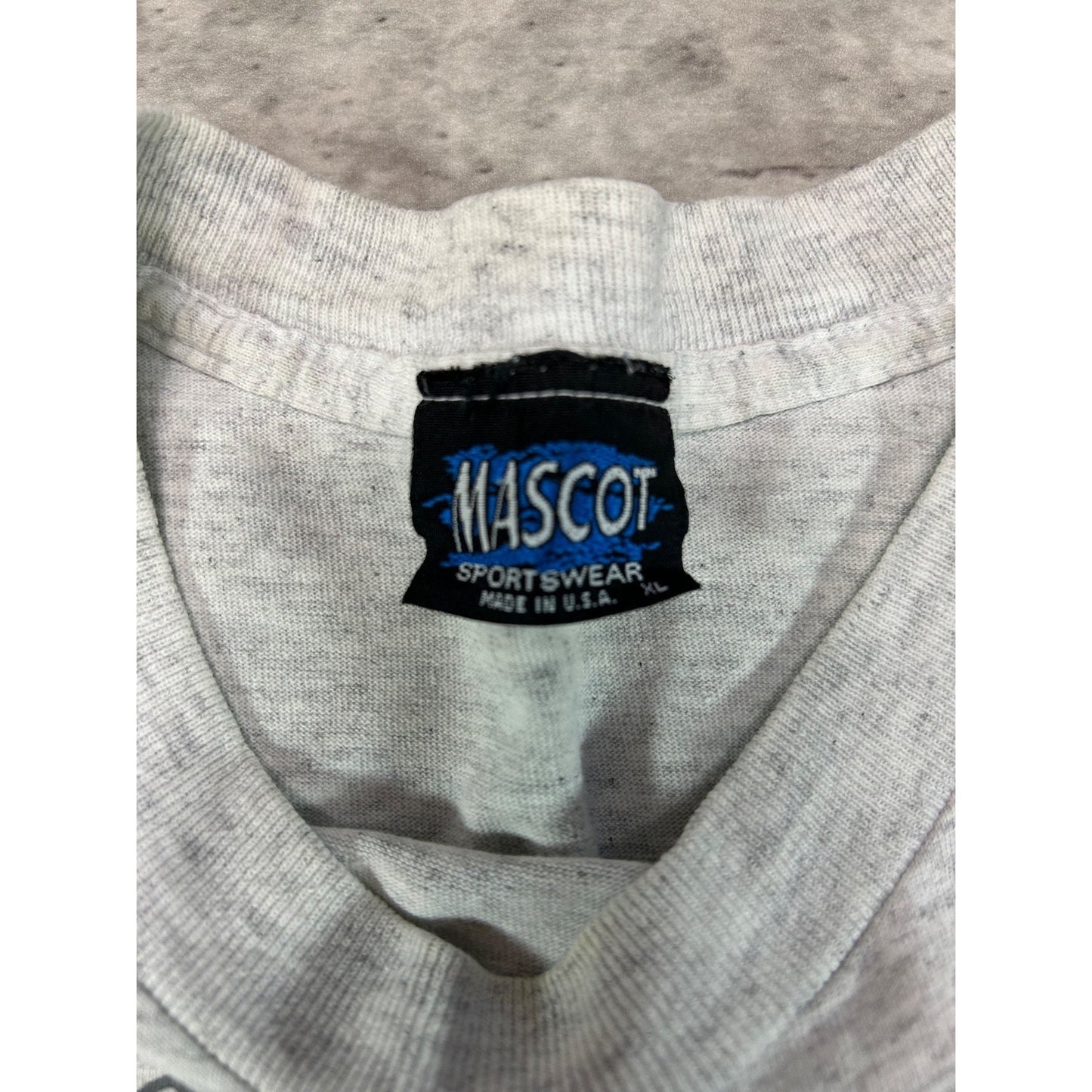 Vintage 90s UNC Tarheels NCAA Collegiate Crest Graphic T-Shirt Size XL