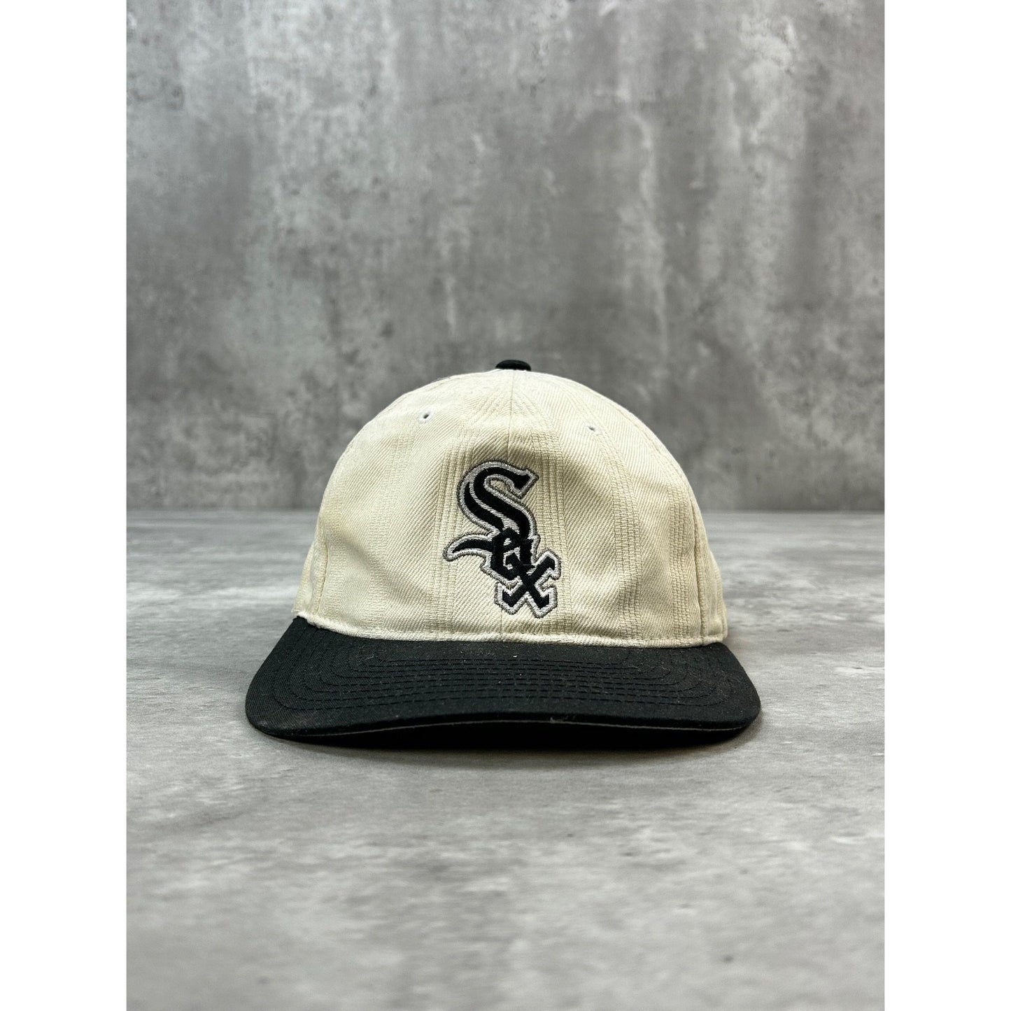 Vintage 90s Chicago White Sox MLB Embroidered Logo Starter Strapback Hat OSFA