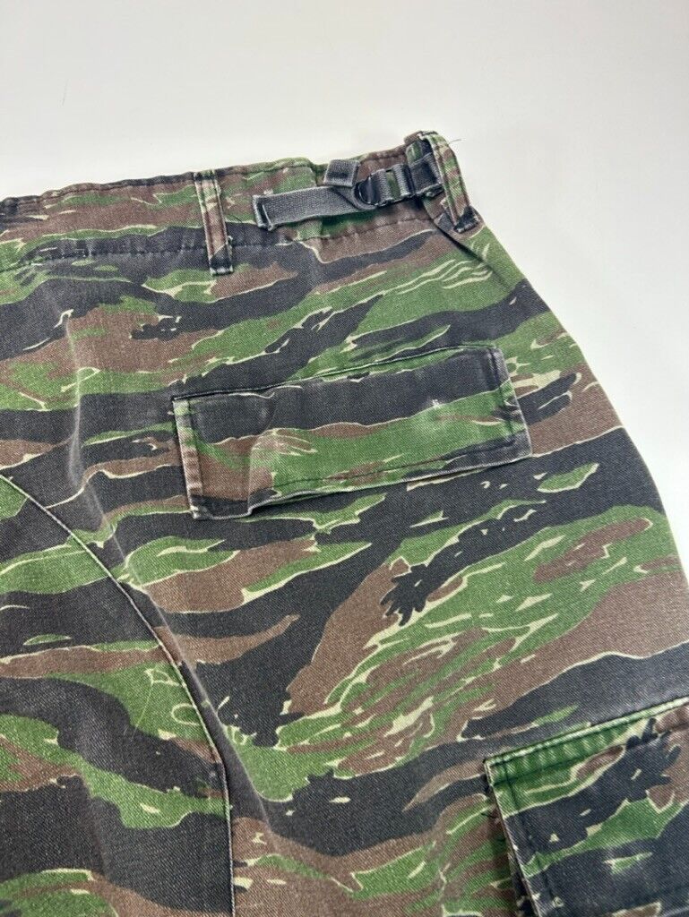 Vintage 90s Cabelas Tiger Camo Cargo Double Knee Hunting Pants Size 37