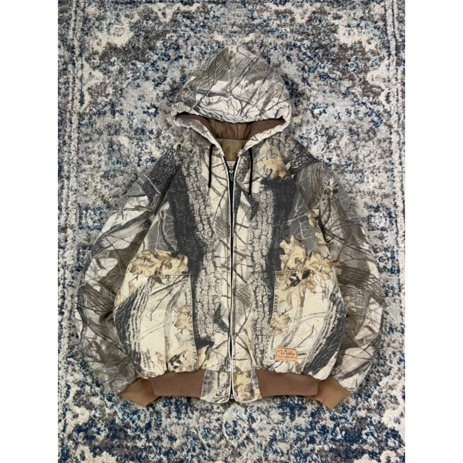 Vintage Walls Quilted Lined Realtree Hardwoods Camo Hooded Bomber Jacket Size XL
