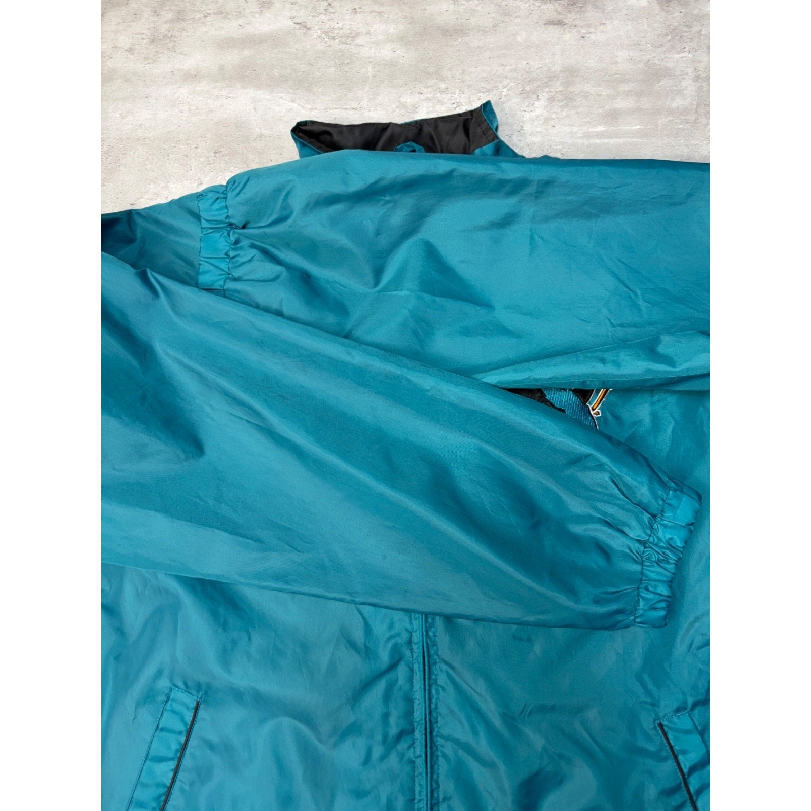 Vintage San Jose Sharks NHL Embroidered Logo Windbreaker Jacket Size Large