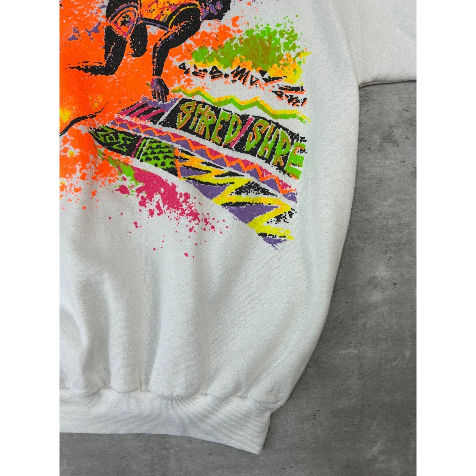 Vintage 80s/90s Surfing Art Graphic Crewneck Sweatshirt Size Small