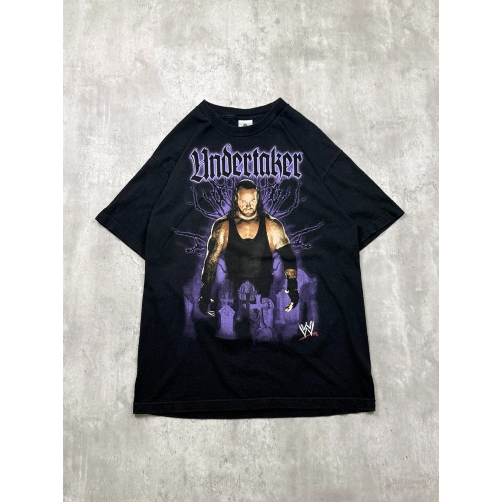 Vintage Undertaker WWE Wrestler Spellout Graphic T-Shirt Size Large