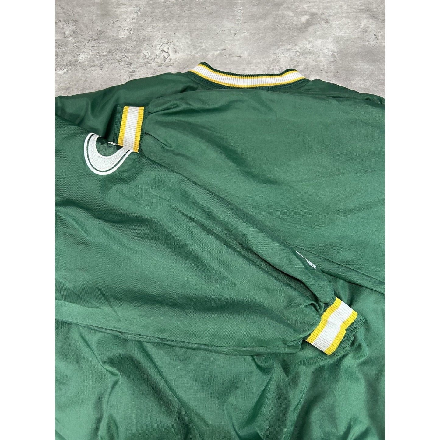 Vintage 90s Green Bay Packers NFL Starter Nylon Windbreaker Jacket Size Medium