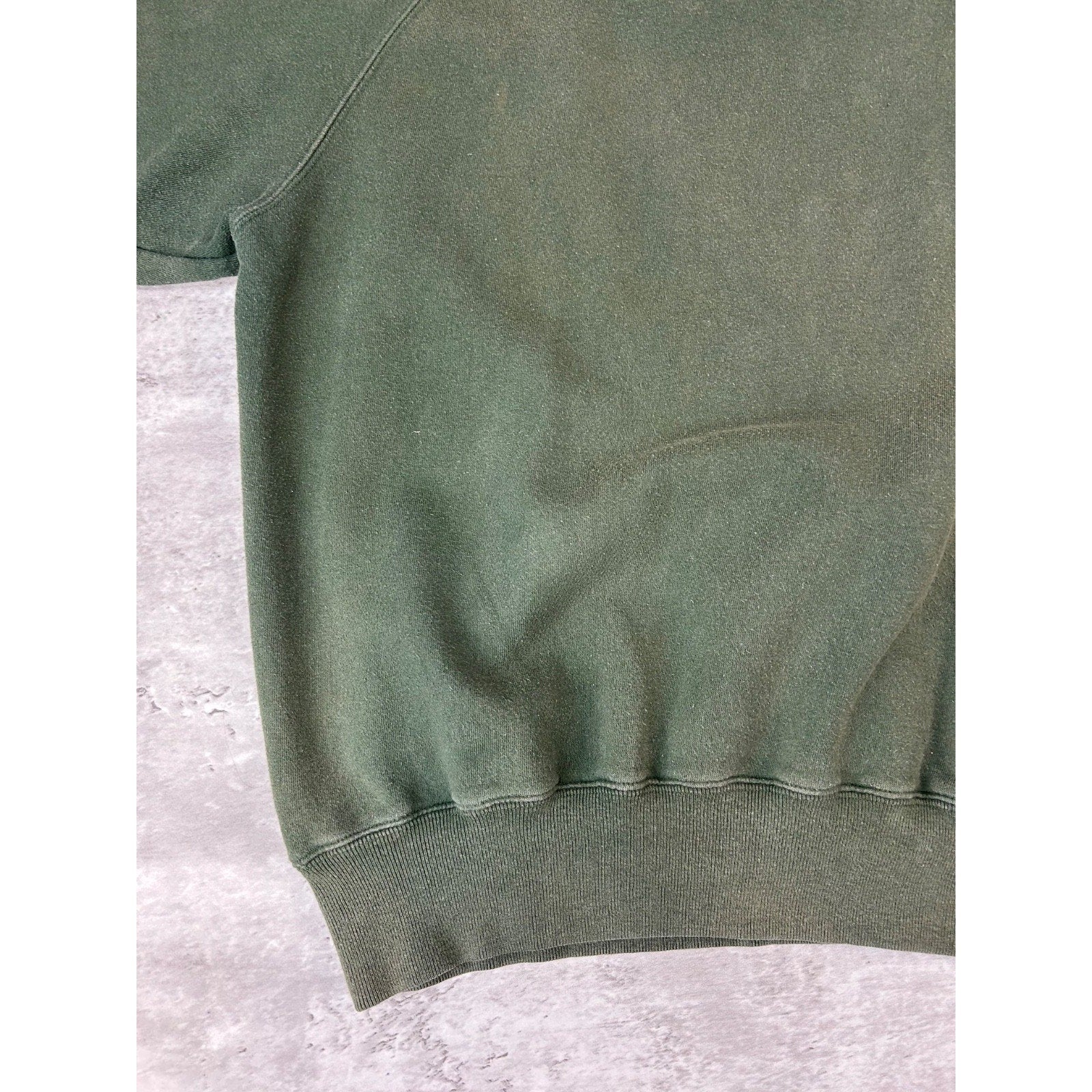 Vintage GAP Blank Green Pullover Crewneck Sweatshirt Size Medium