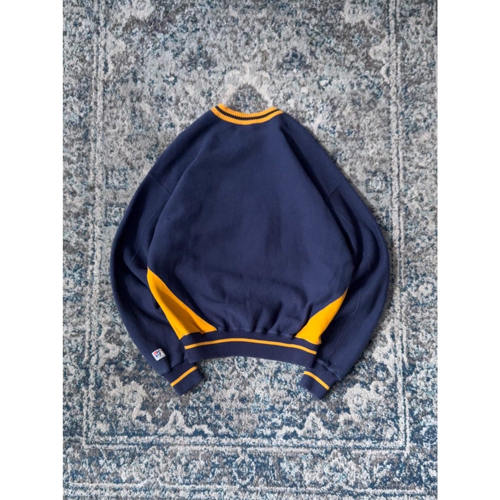 Vintage Notre Dame Fighting Irish NCAA Embroidered Logo Sweatshirt Size XL