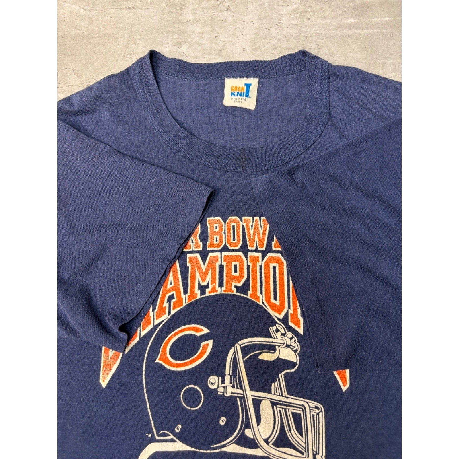 Vintage 1985 Chicago Bears NFL Super Bowl XX Champs Helmet T-Shirt Size Large