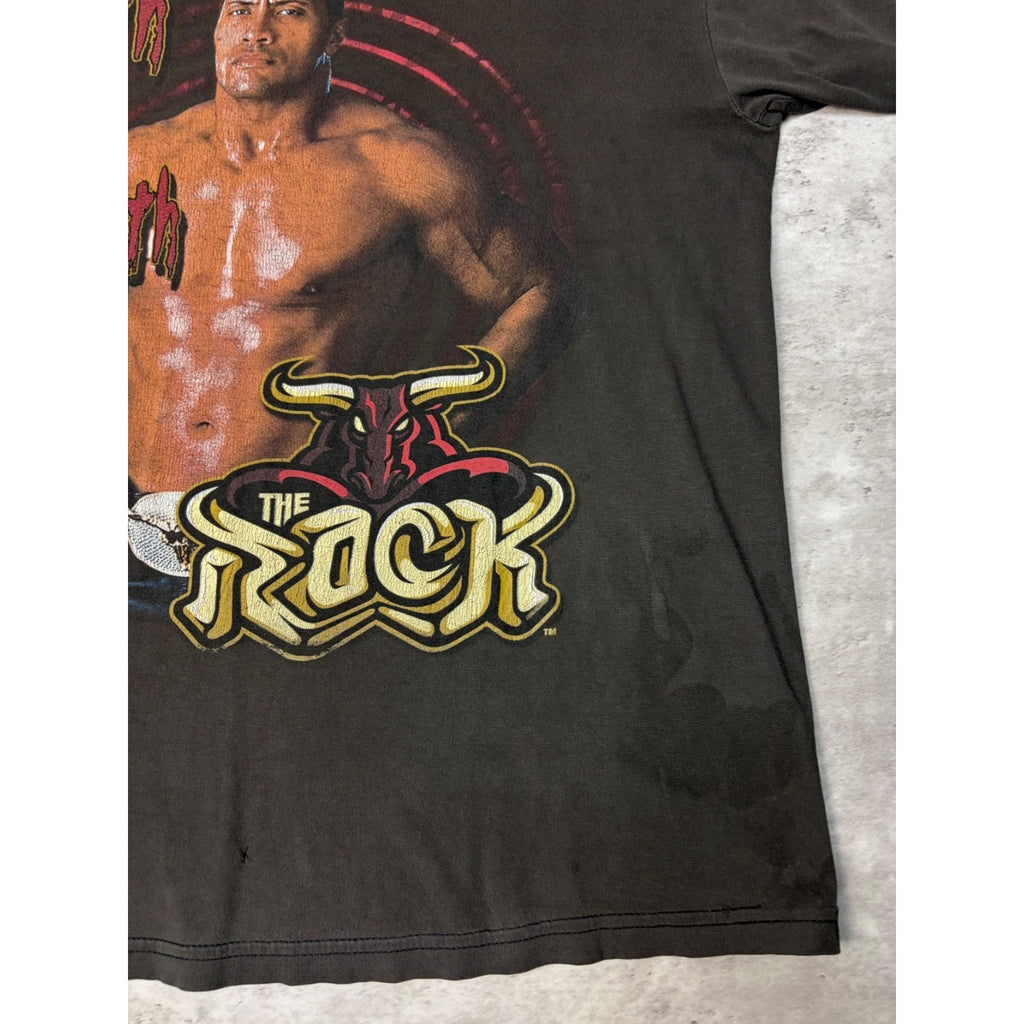 2002 The Rock WWE Layeth The Smacketh Down Wrestling Graphic T-Shirt Size Medium