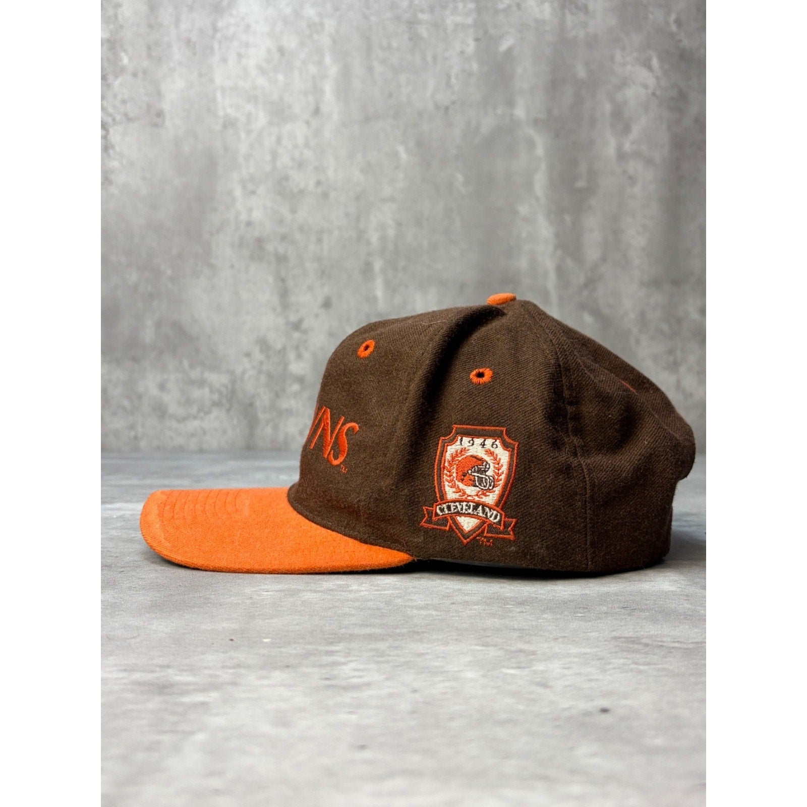 Vintage Cleveland Browns NFL Embroidered Spellout Snapback Hat OSFA