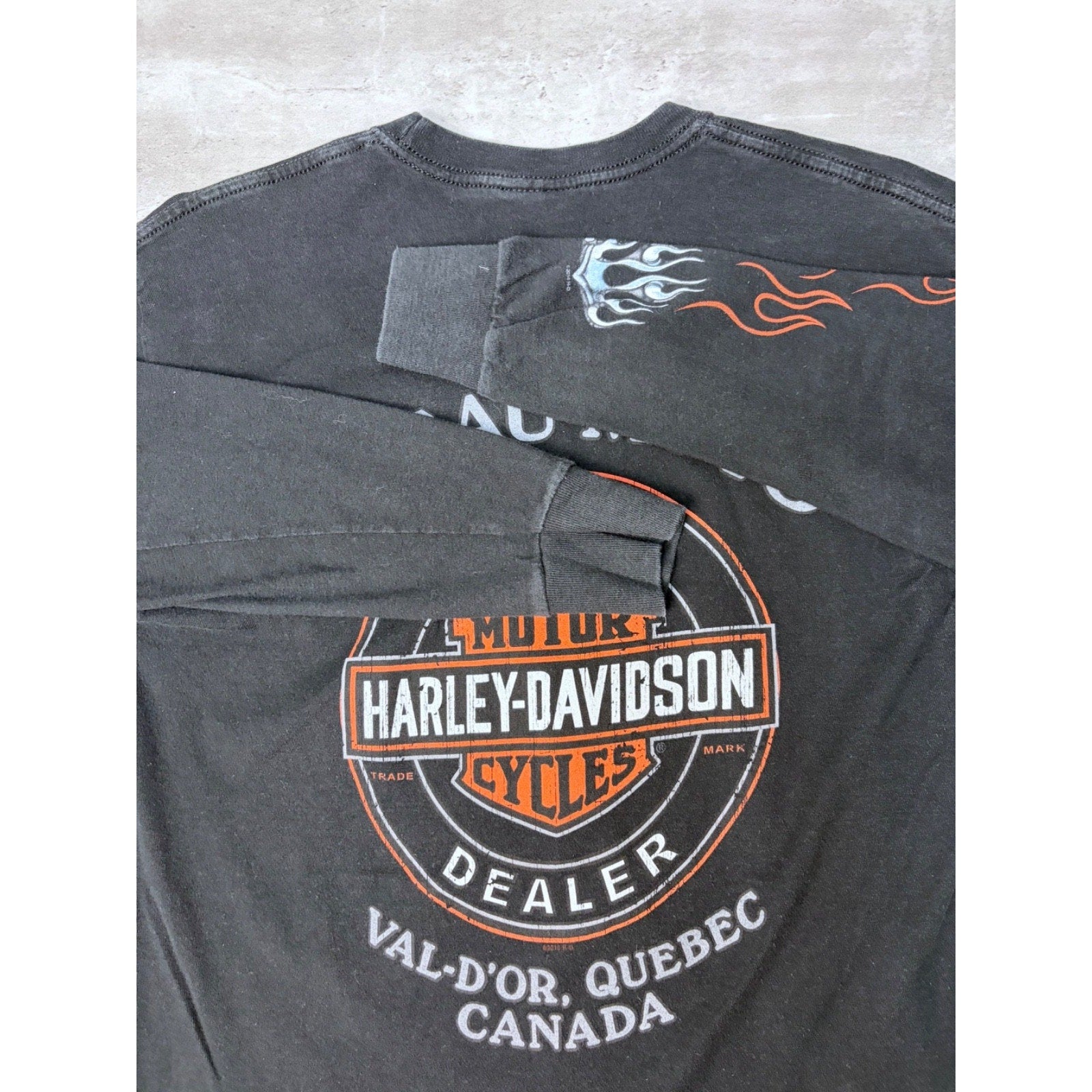 Harley Davidson Flaming Chrome Skull Graphic Long Sleeve T-Shirt Size Medium