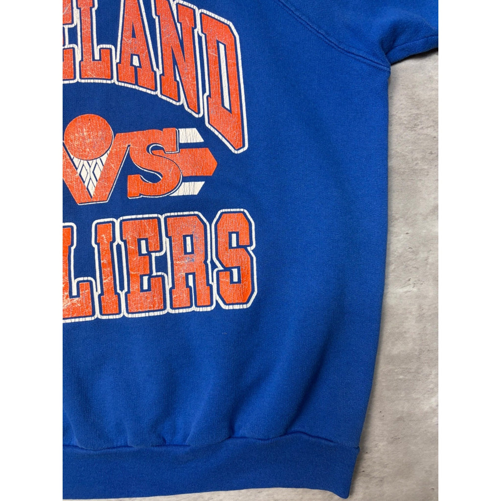 Vintage 80s/90s Cleveland Cavaliers NBA Graphic Spellout Sweatshirt Size Medium