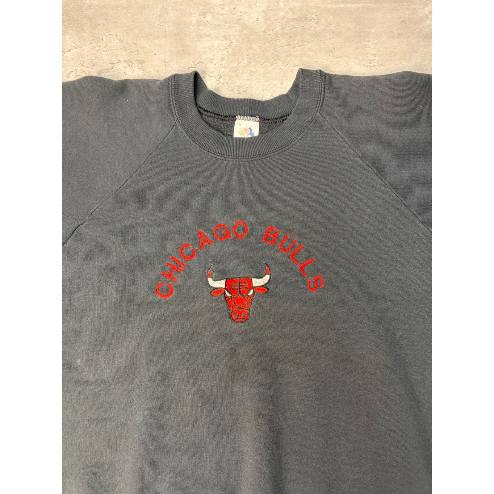 Vintage 90s Chicago Bulls NBA Embroidered Logo Spellout Sweatshirt Size XL