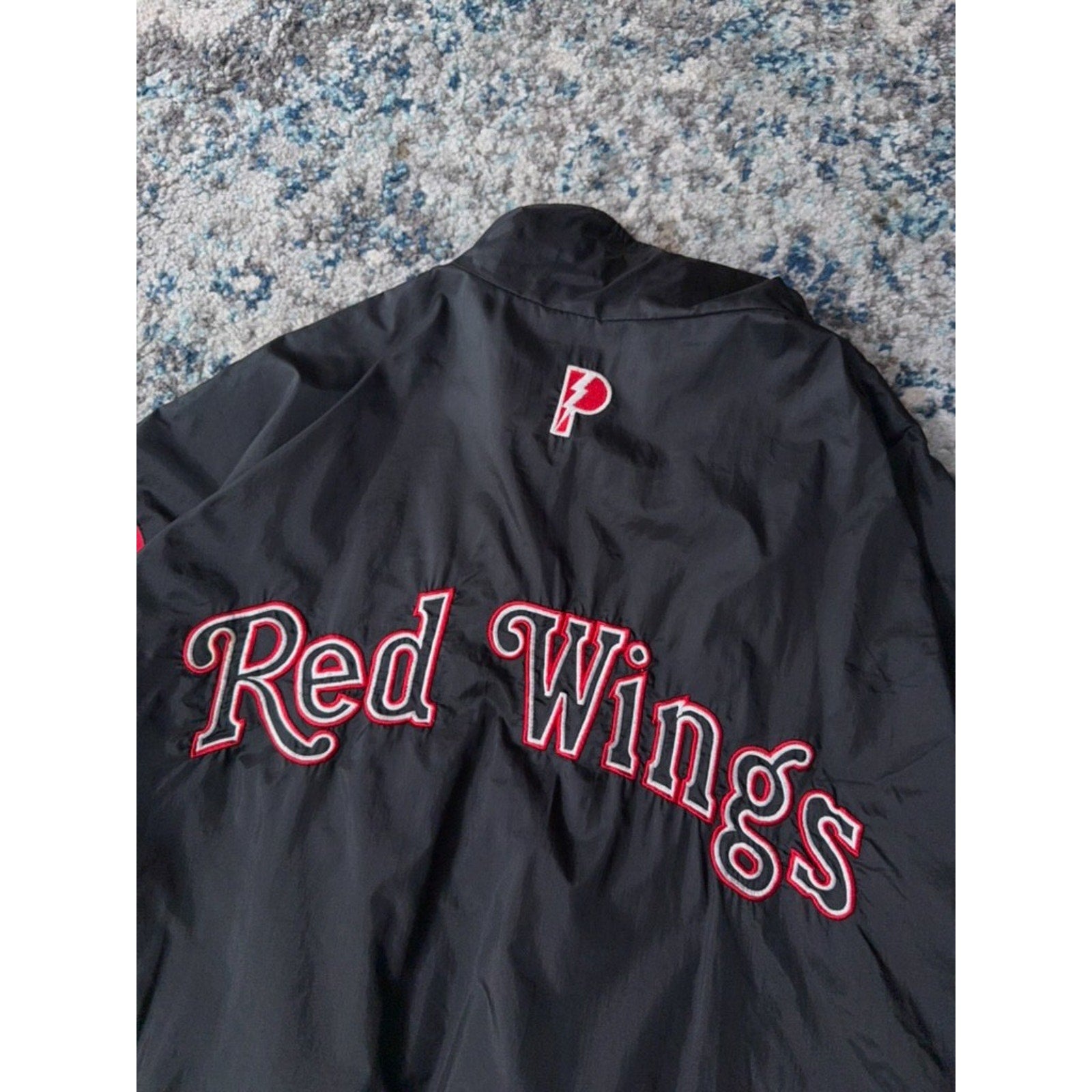 Vintage 90s Detroit Red Wings NHL Embroidered Logo Windbreaker Jacket Size Large