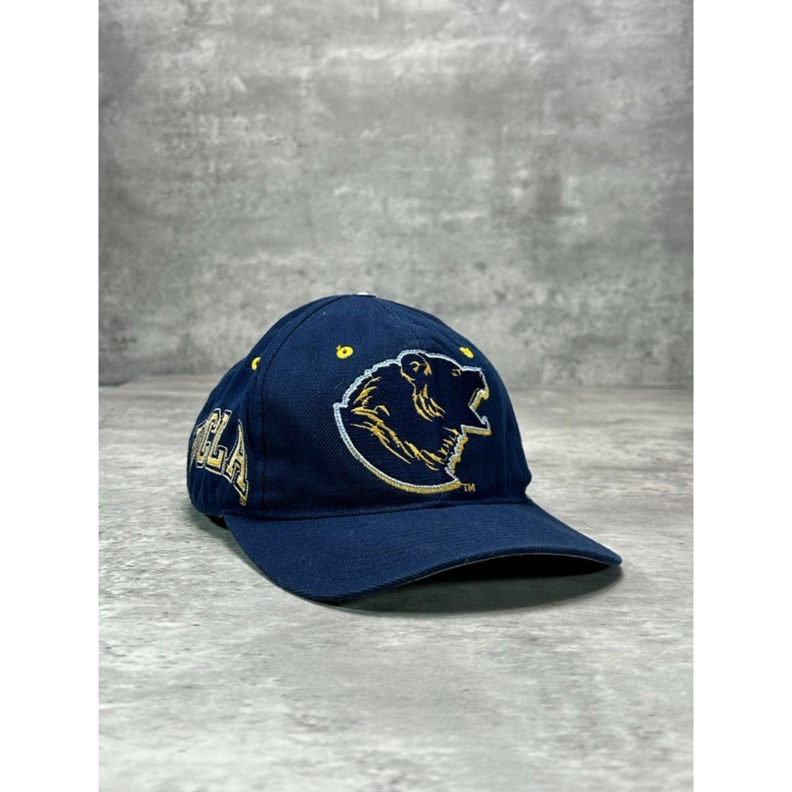 Vintage 90s UCLA Bruins NCAA Embroidered Logo Fitted Hat Size 7 1/4