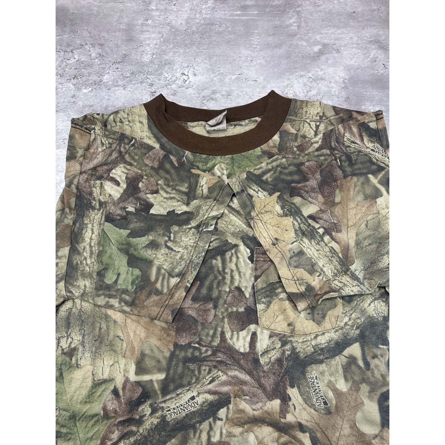 Vintage 90s Advantage Timber Tree Camo Pocket Hunting T-Shirt Size 2XL