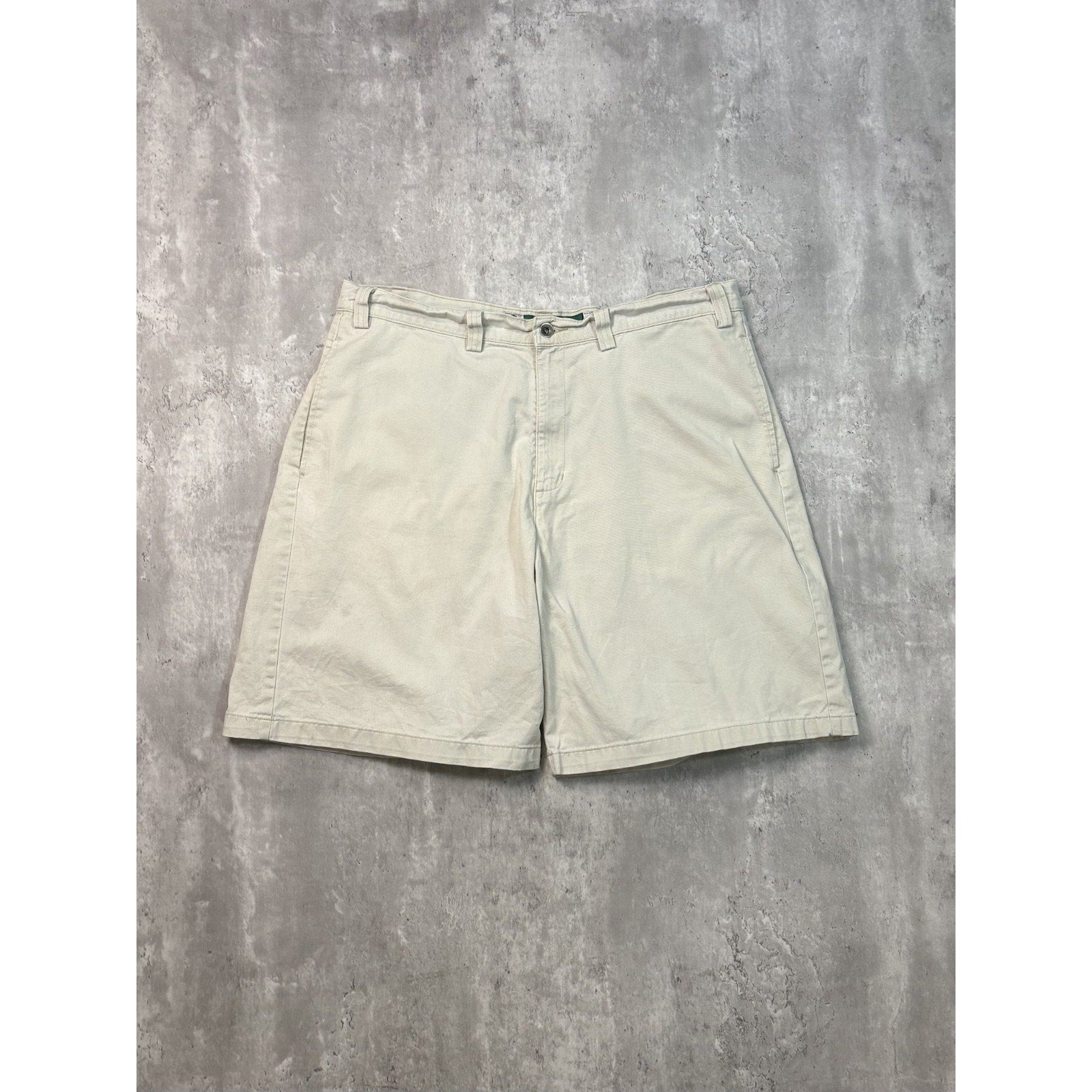 Vintage 90s Levis Silvertab Khaki Chino Style Shorts Size 40