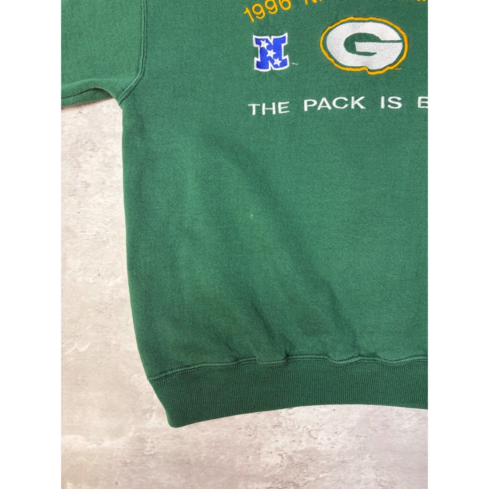 Vintage 1996 Green Bay Packers NFL NFC Champs Embroidered Sweatshirt Size Medium