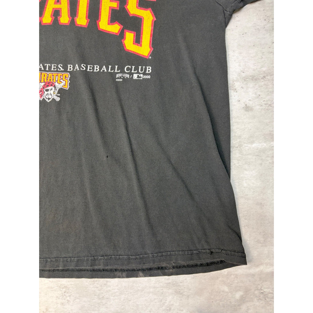Vintage 2000 Pittsburgh Pirates MLB Spellout Logo T-Shirt Size XL