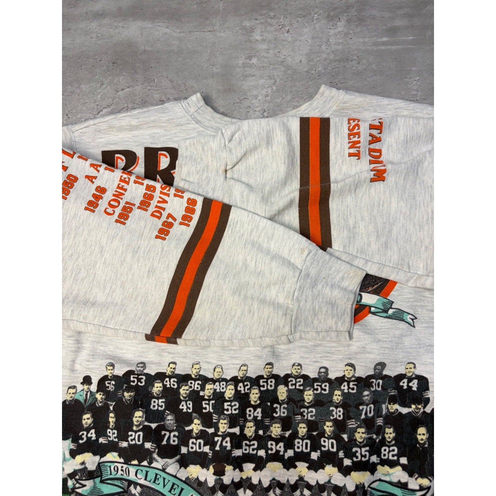 Vintage 1990 Cleveland Browns NFL AOP Spellout Graphic Sweatshirt Size Medium