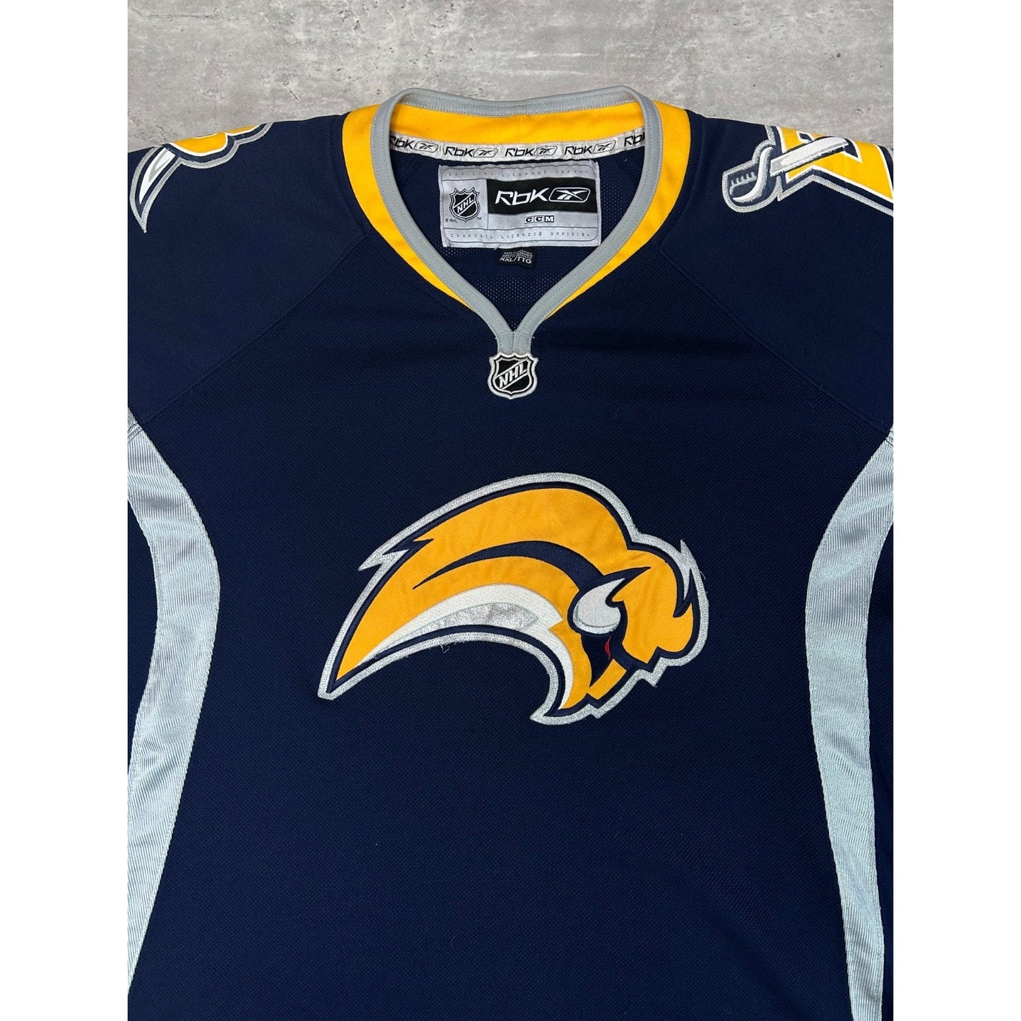 Vintage Buffalo Sabres NHL Stitched Reebok Hockey Jersey Size XXL Navy Blue
