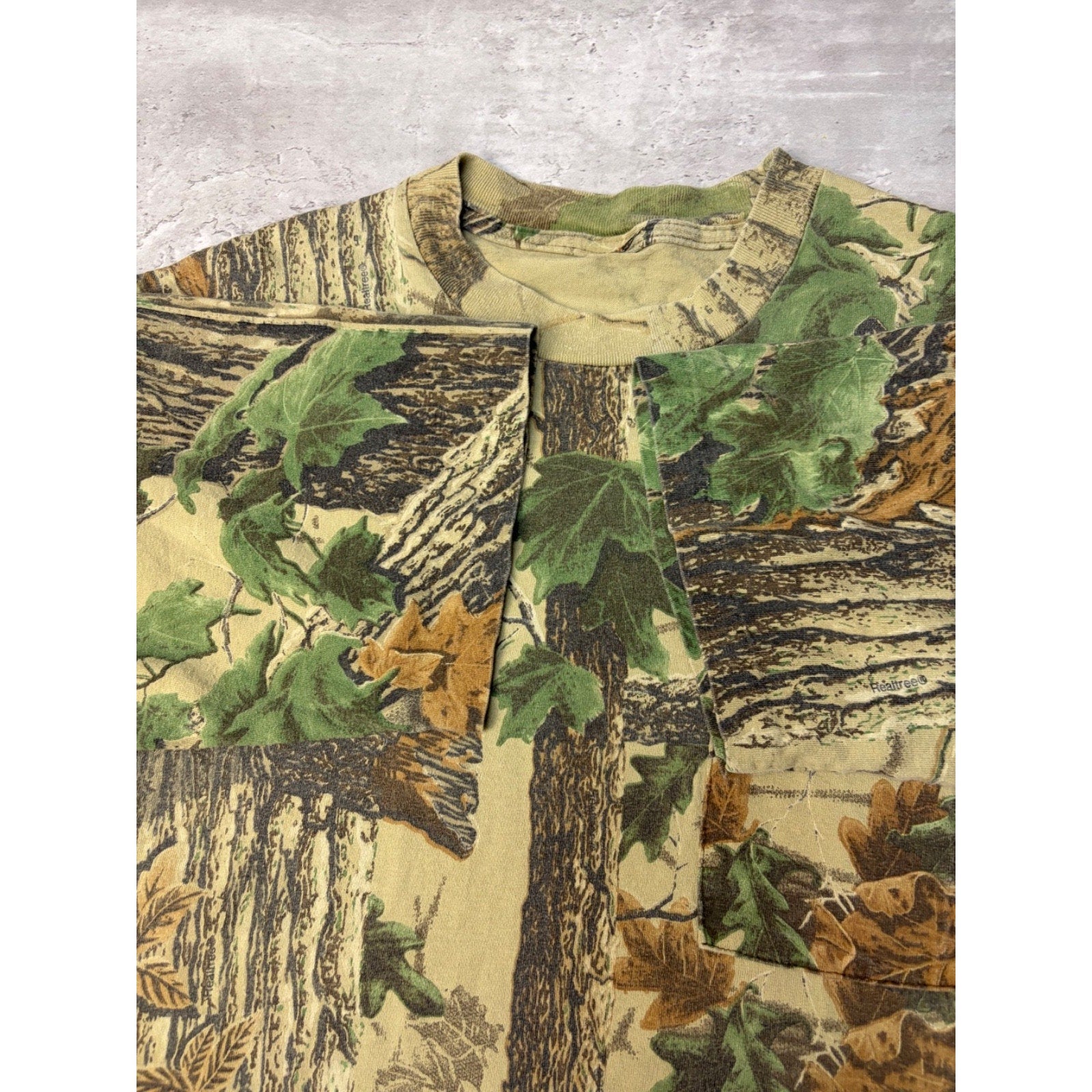 Vintage Realtree Tree Camo Hunting T-Shirt Size XL