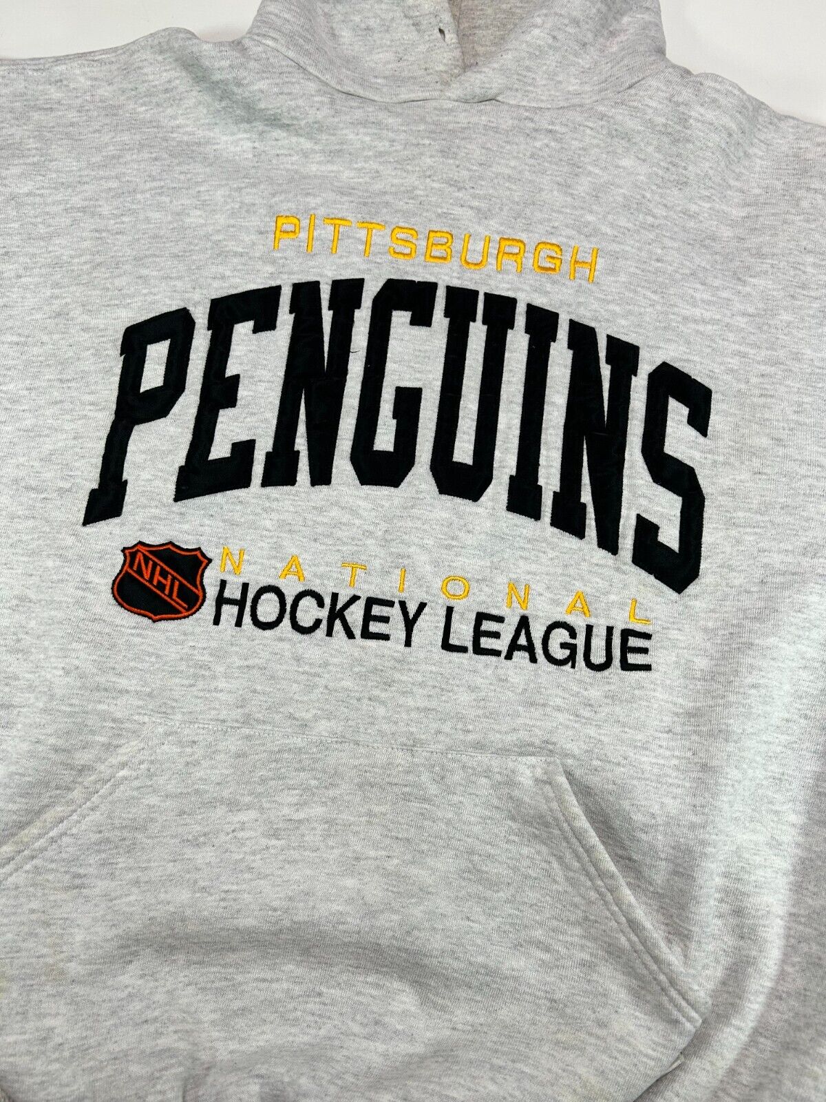 Vintage 90s Pittsburgh Penguins NHL Embroidered Spellout Sweatshirt Size XL