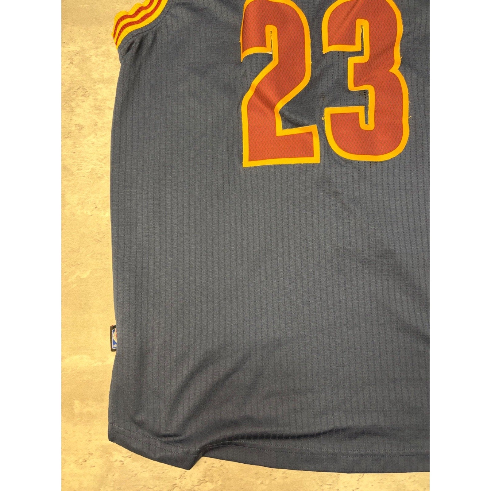 Vintage Lebron James #23 Cleveland Cavaliers NBA Basketball Jersey Size Medium