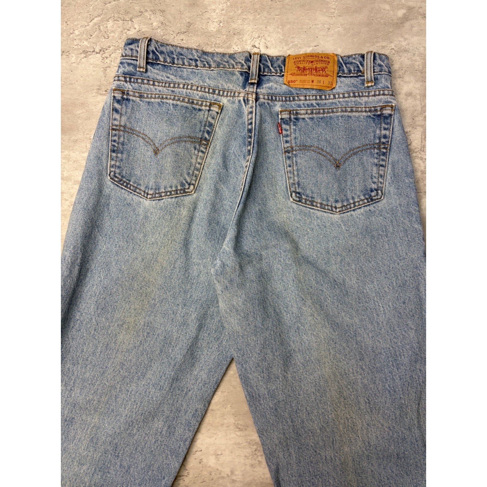 Vintage Levis 550 Red Tab Relaxed Fit Medium Wash Denim Pants Size 34