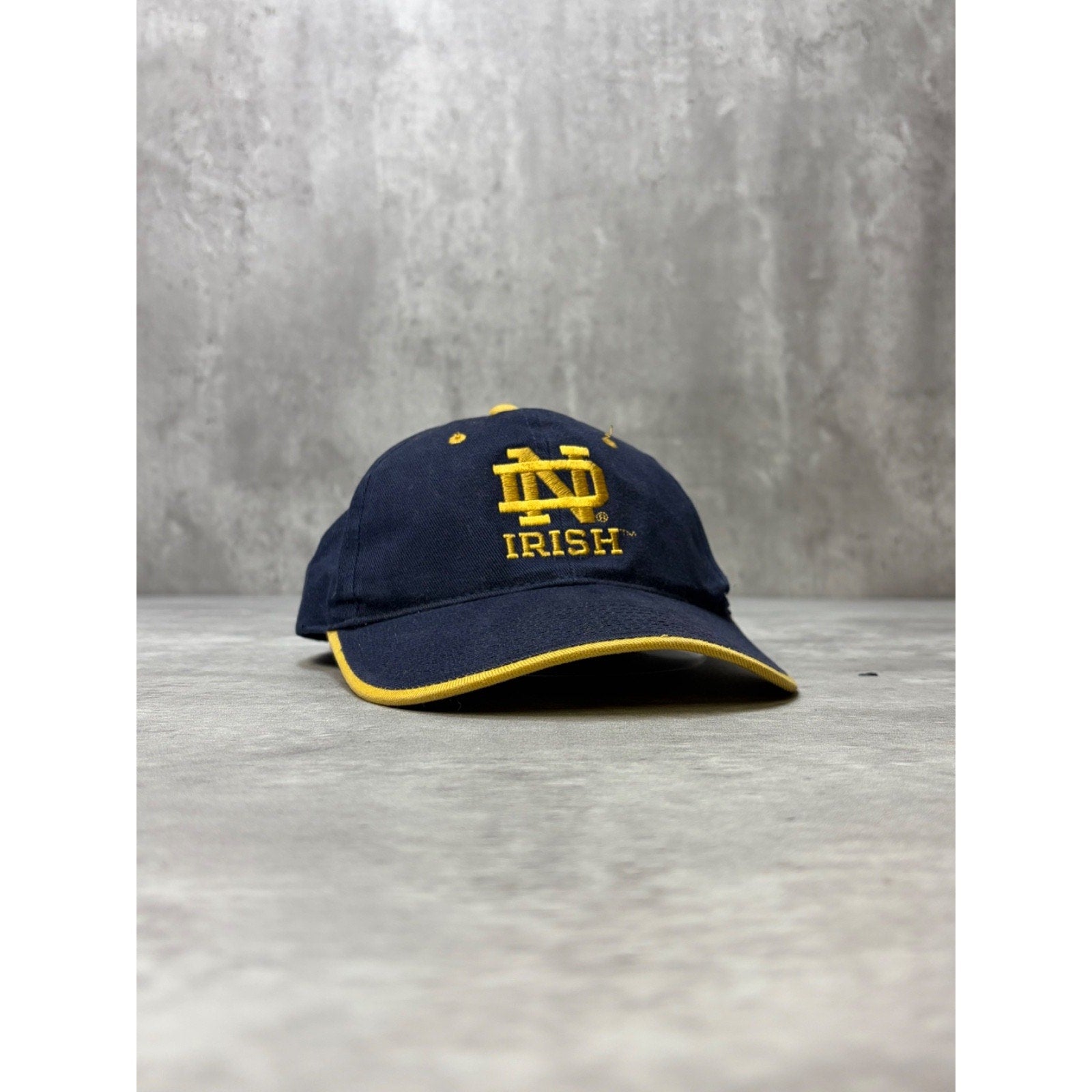 Vintage Notre Dame Fighting Irish NCAA Embroidered Logo Strapback Hat OSFA