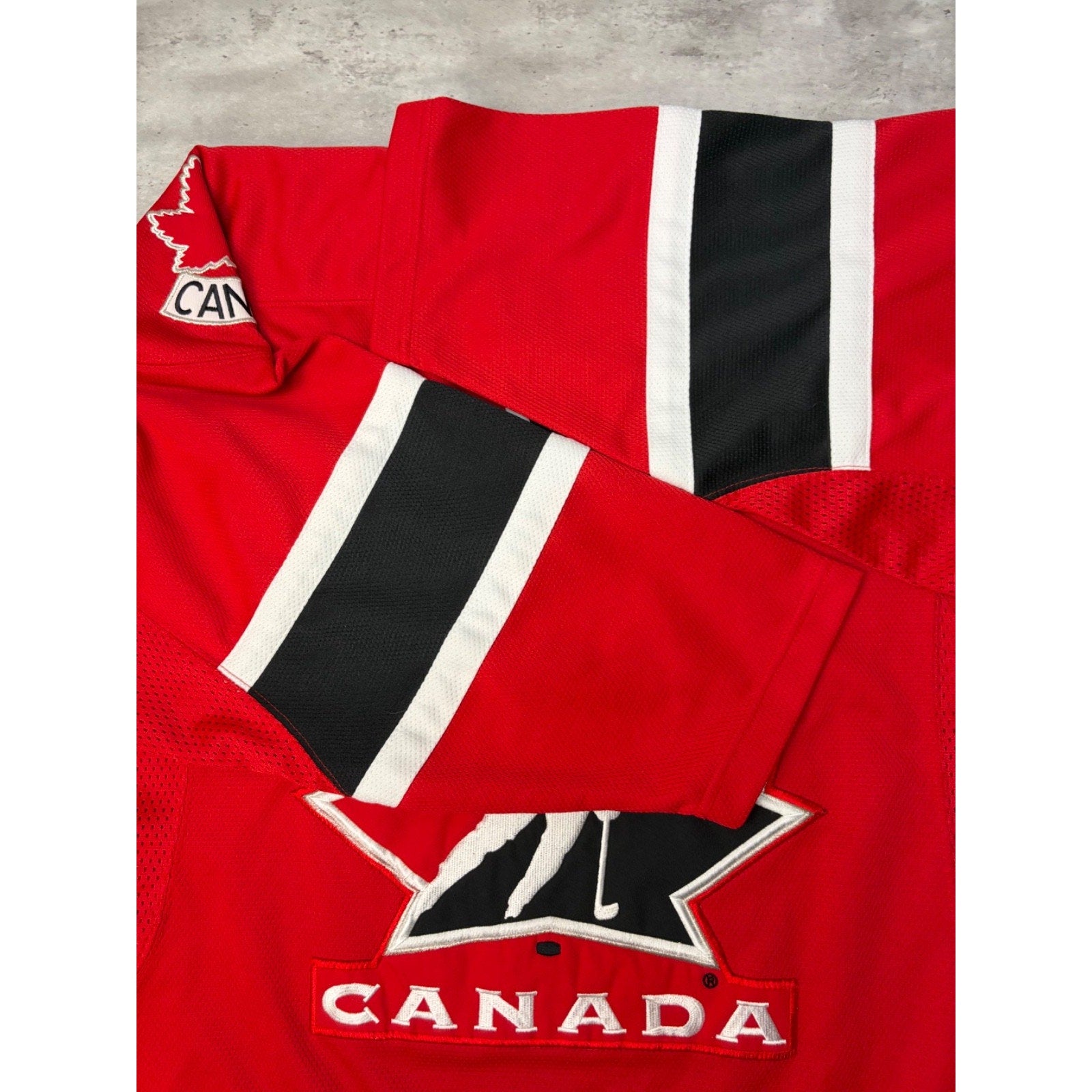 Vintage Team Canada Stitched Nike Hockey Jersey Size Medium