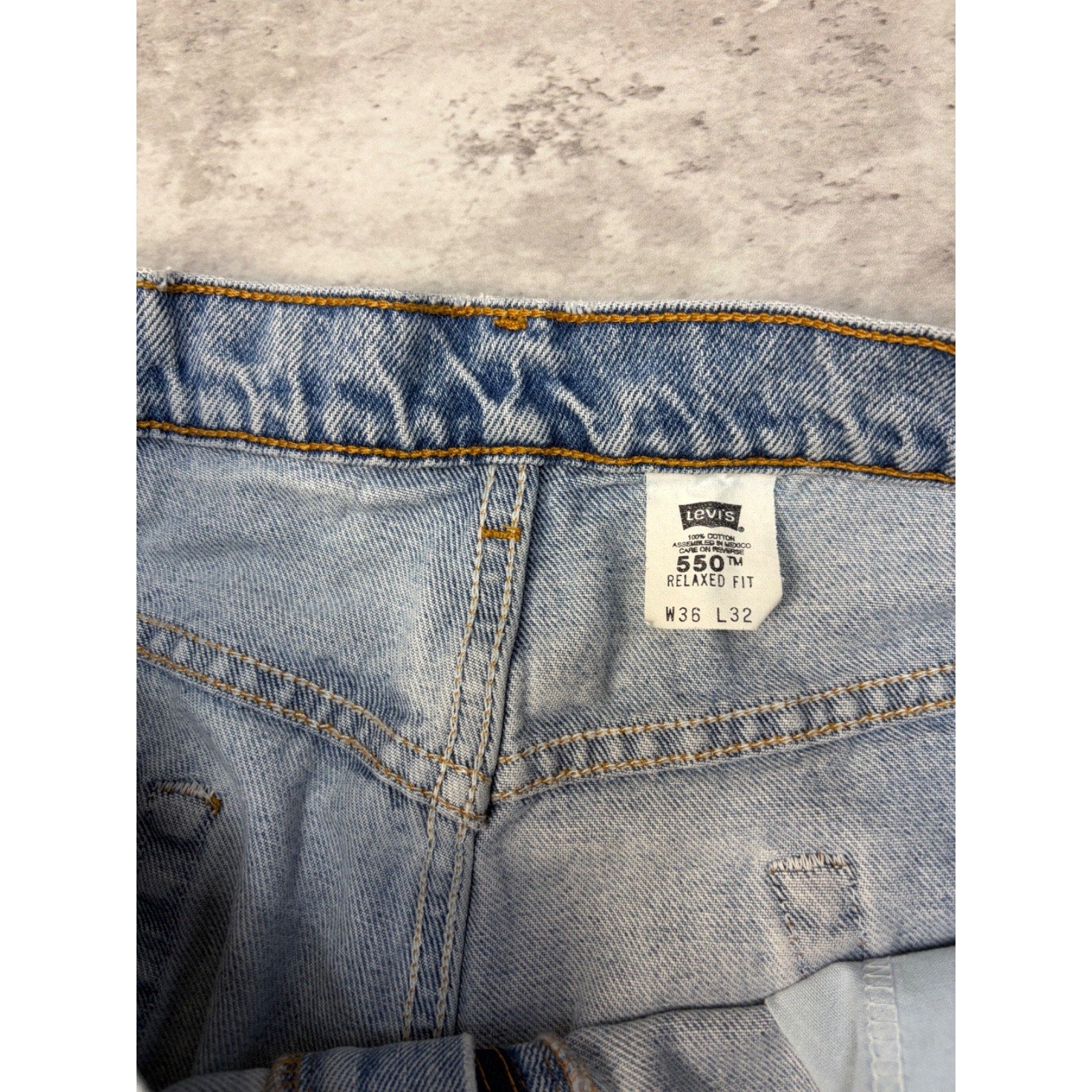 Vintage Levis 550 Red Tab Relaxed Fit Medium Wash Denim Pants Size 34