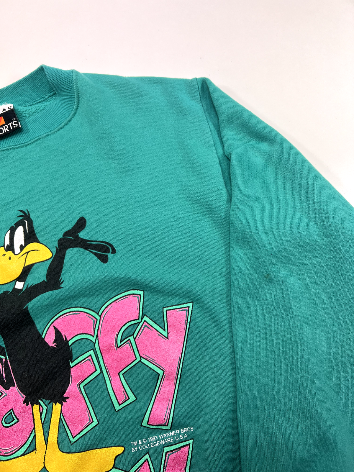 Vintage 1993 Looney Tunes Daffy Duck Big Graphic Character Sweatshirt Medium 90s