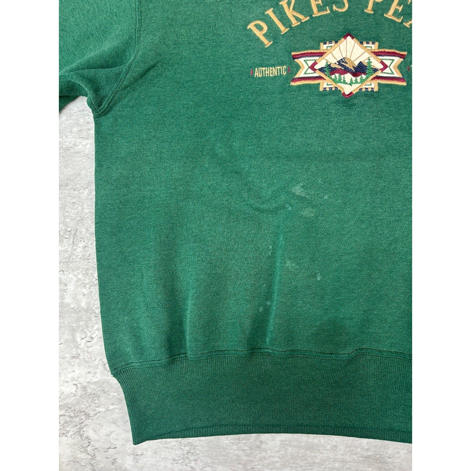 Vintage 90s Pikes Peak Embroidered Destination Collared Sweatshirt Size Large