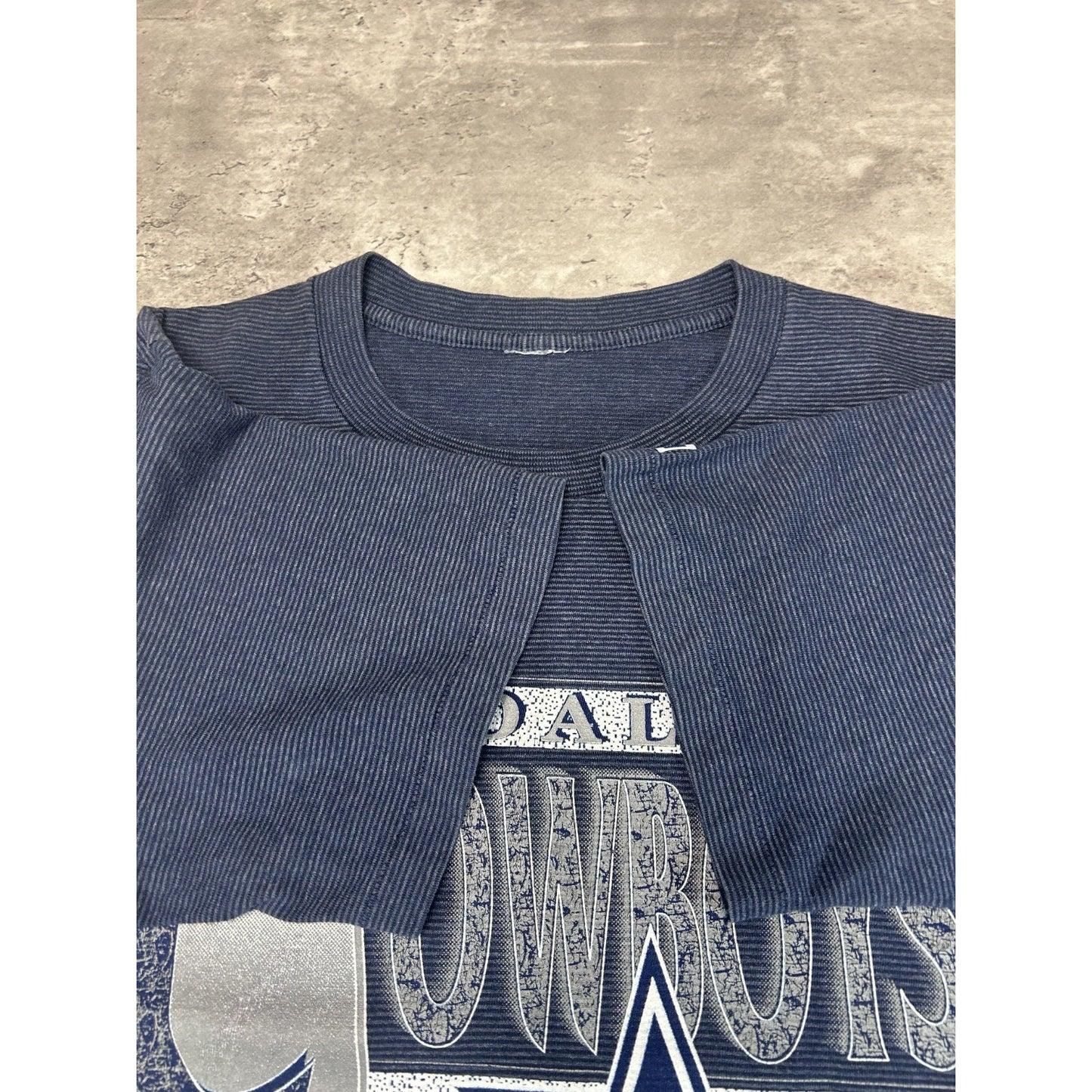 Vintage 1993 Dallas Cowboys NFL Graphic Spellout Football T-Shirt Size Large
