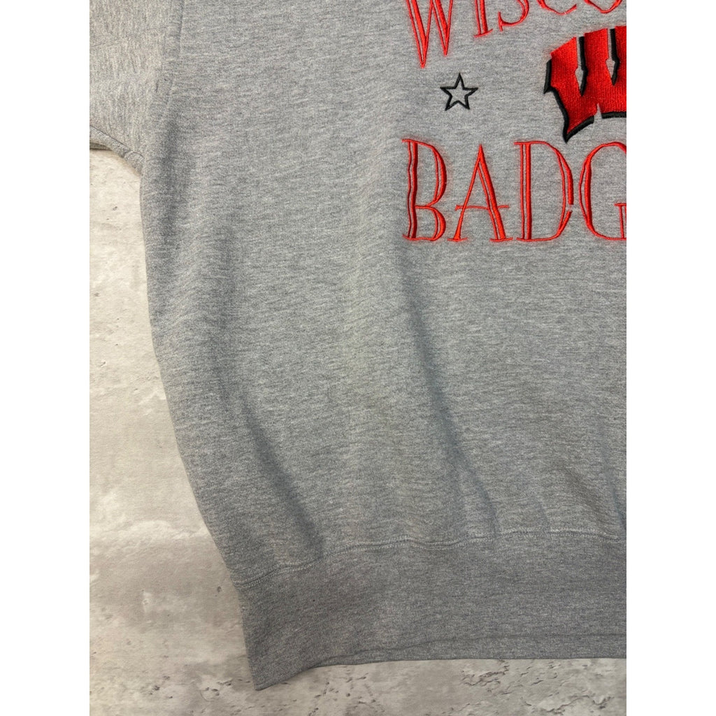 Vintage 90s Wisconsin Badgers NCAA Embroidered Logo Spellout Sweatshirt Size XL