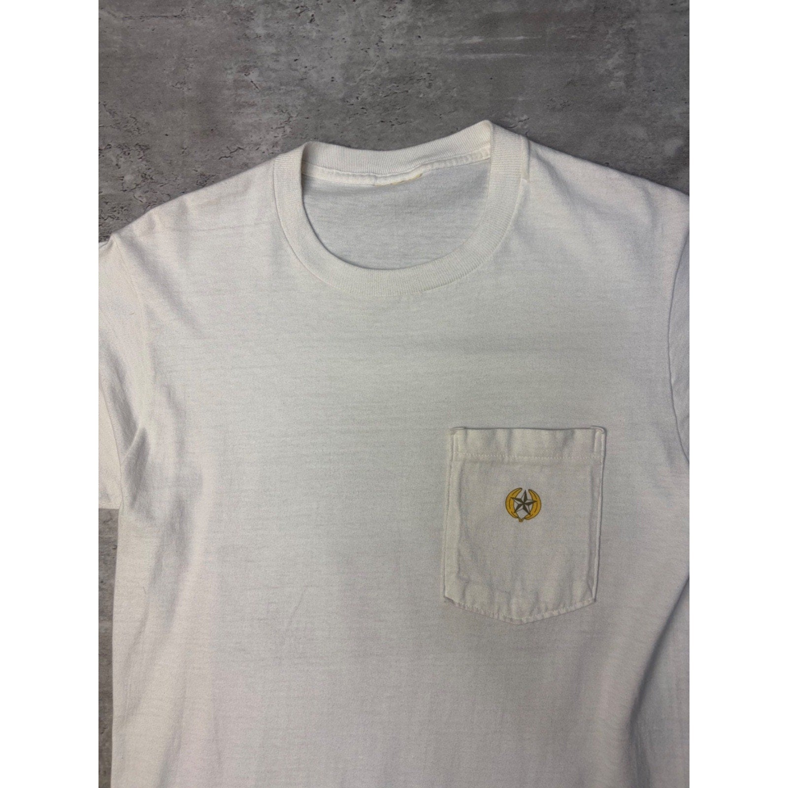 Vintage Banana Republic Travel & Safari Clothing Co Graphic T-Shirt Size Small