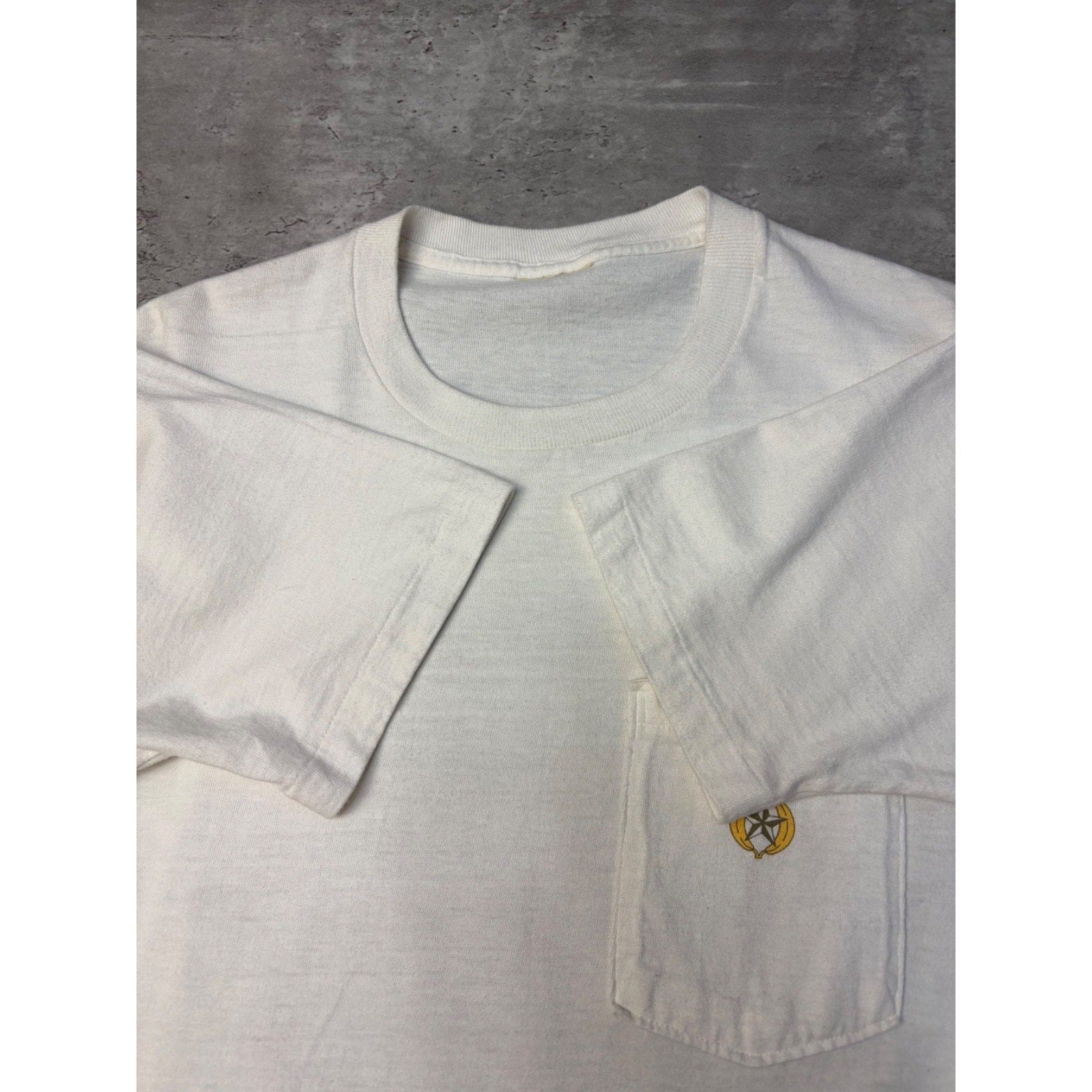 Vintage Banana Republic Travel & Safari Clothing Co Graphic T-Shirt Size Small