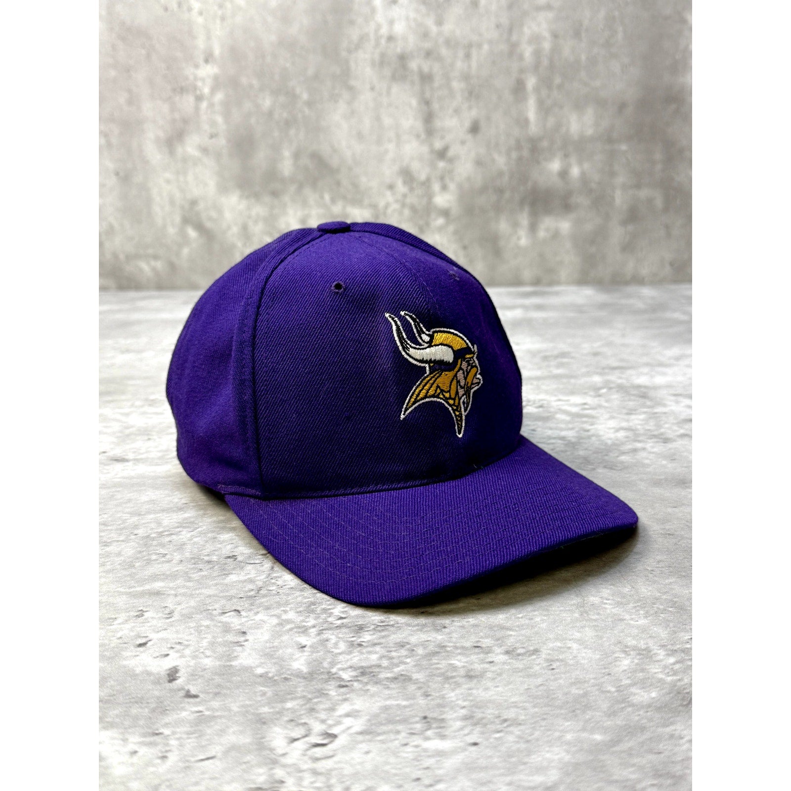 Vintage Minnesota Vikings NFL Embroidered Logo Snapback Hat OSFA