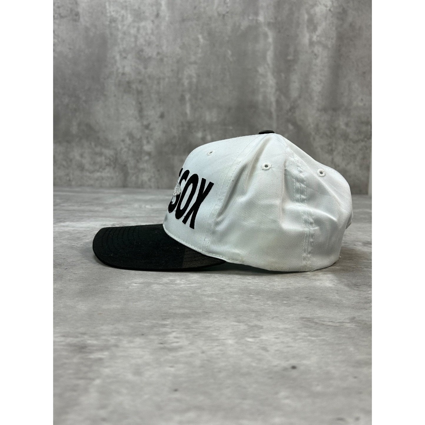 Vintage 90s Chicago White Sox MLB Embroidered Spellout Snapback Hat OSFA