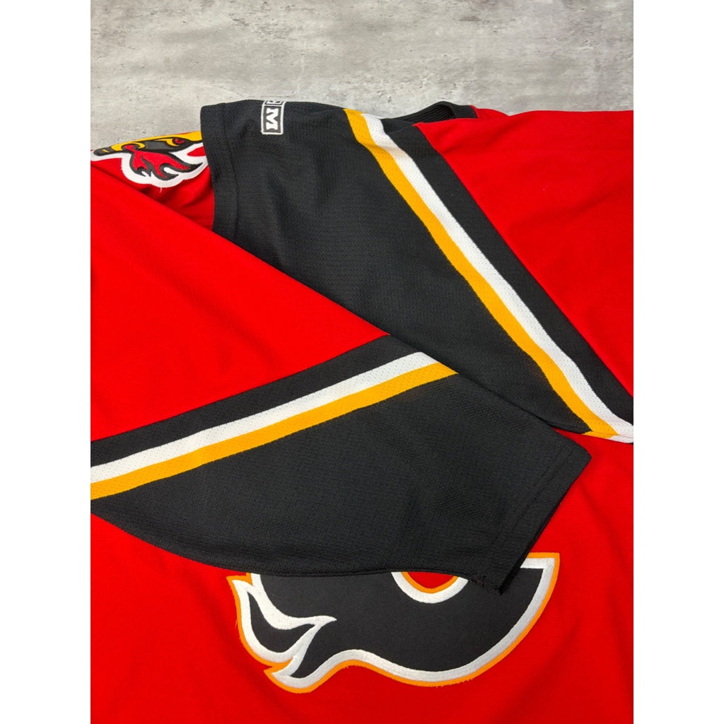 Vintage 90s Calgary Flames NHL CCM Stitched Hockey Jersey Size XL