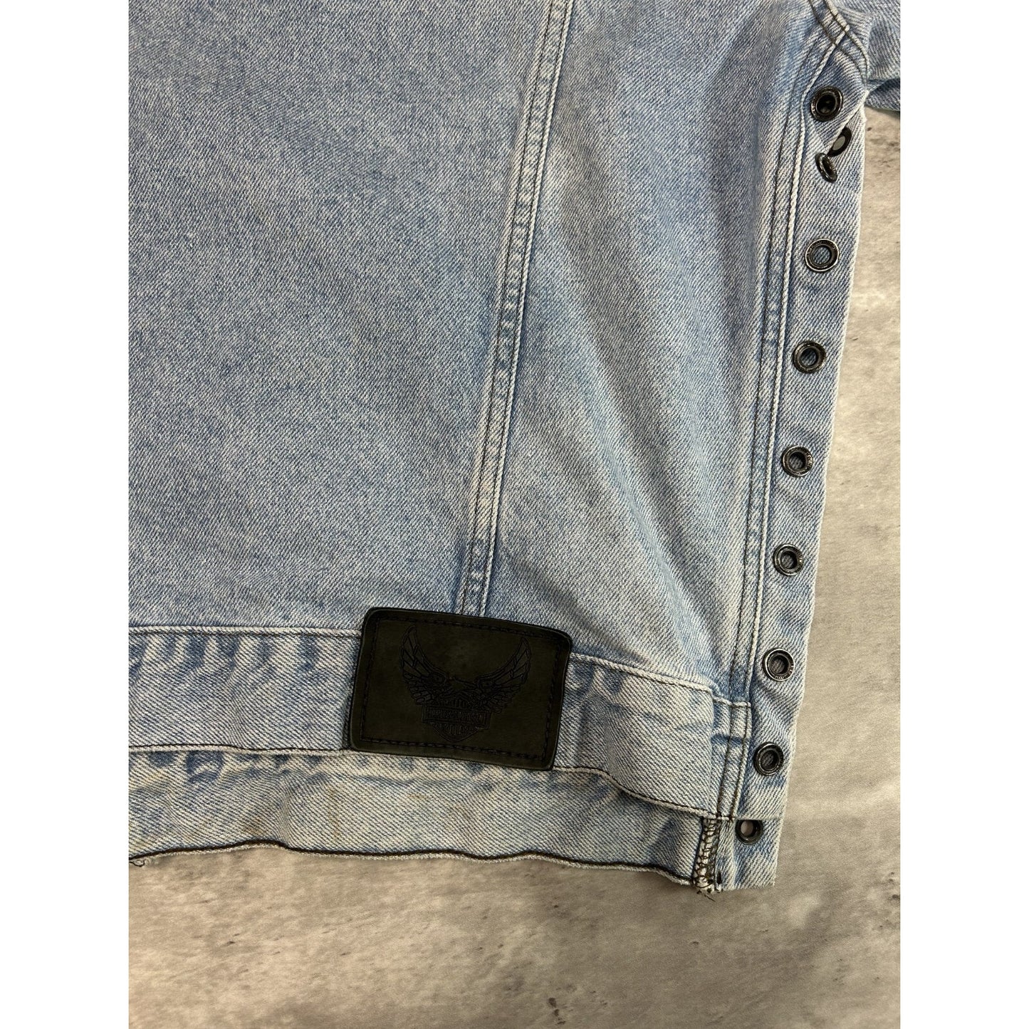 Vintage 2000s Harley Davidson Light Wash Denim Trucker Jacket Size Large Blue
