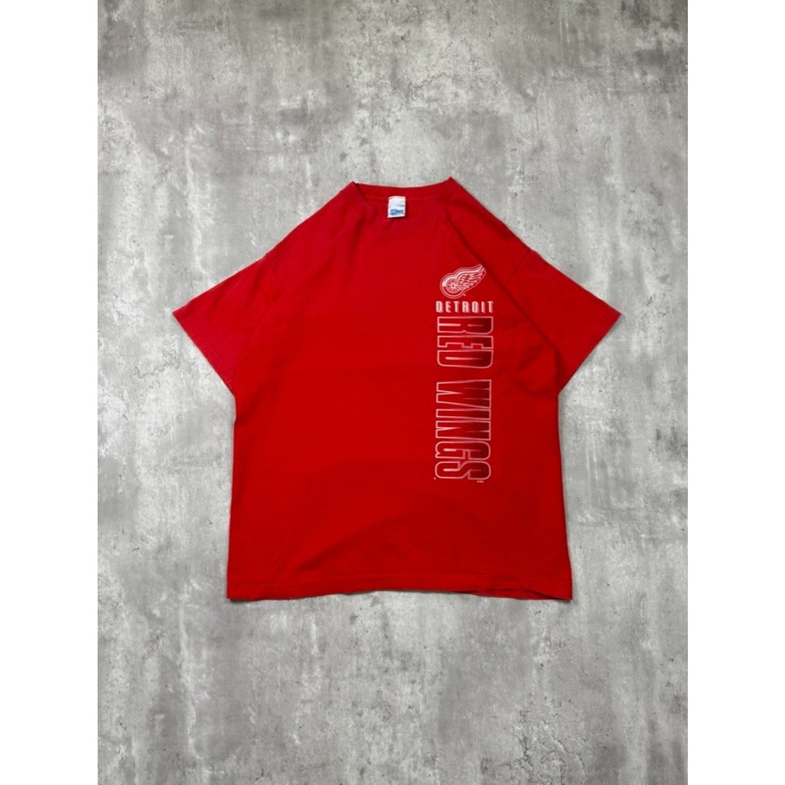 Vintage 90s Detroit Red Wings NHL Big Spellout Red Hockey T-Shirt Size Large