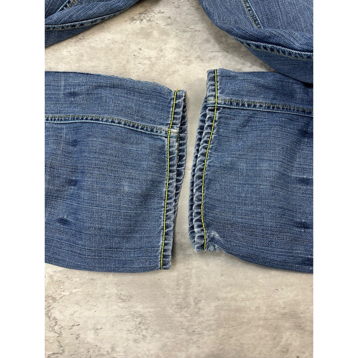 Vintage Y2K Artful Dodger Baggy Fit Medium Wash Denim Skull Pocket Pants Size 42