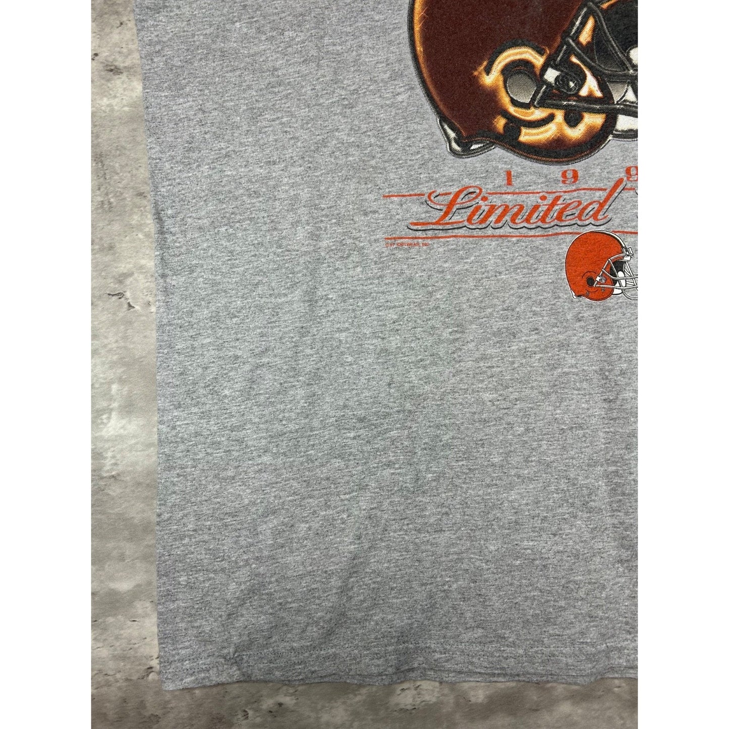 Vintage Cleveland Browns NFL Helmet Graphic Spellout Football T-Shirt Size 2XL