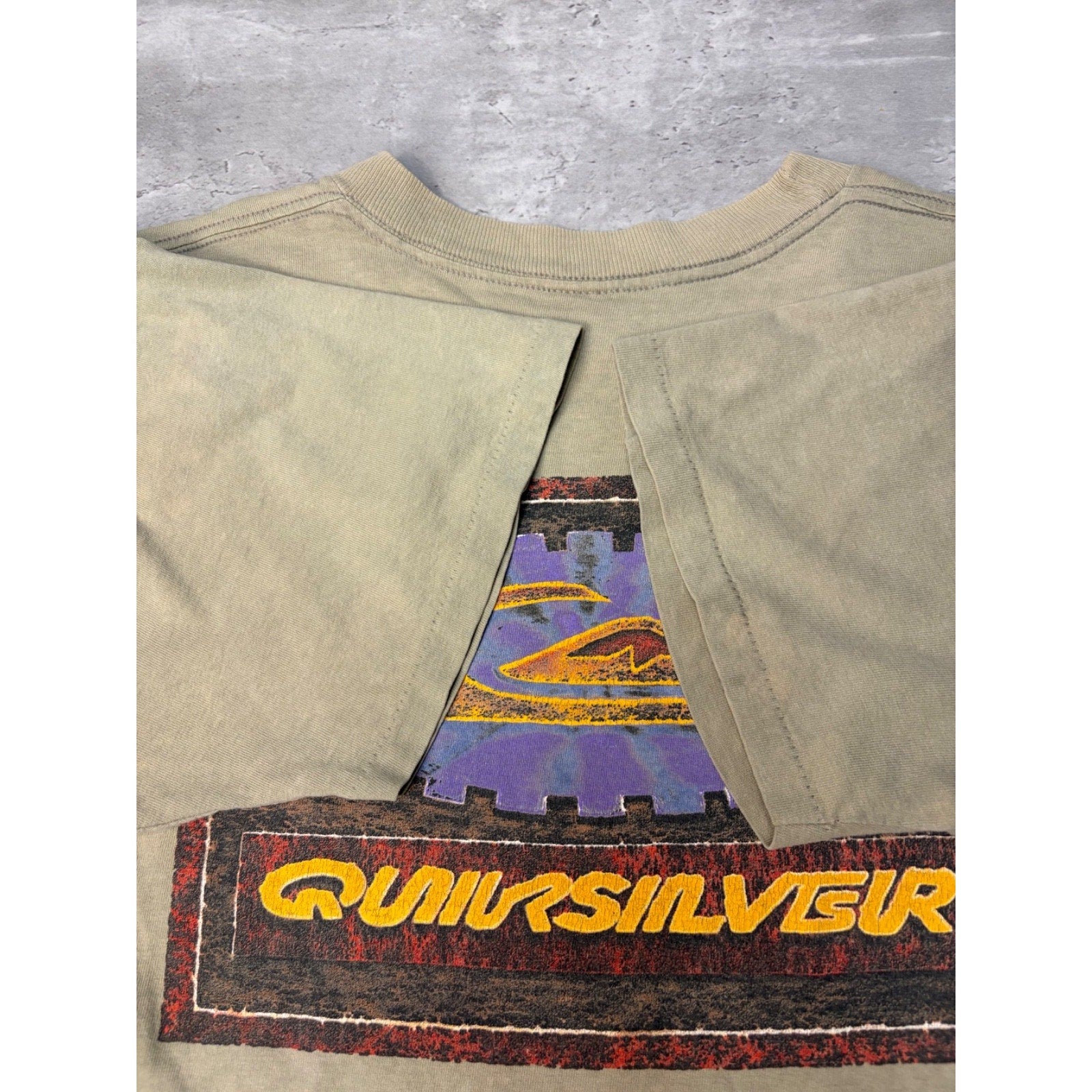 Vintage Y2K Quiksilver Gear Logo Graphic T-Shirt Size Large